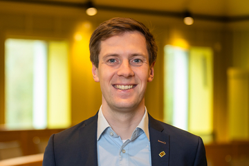 Steven Dehandschutter in de Provincieraadzaal