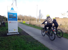 Fietstelpaal langs F41 Antwerpen Gent zeehaven (Zelzate)